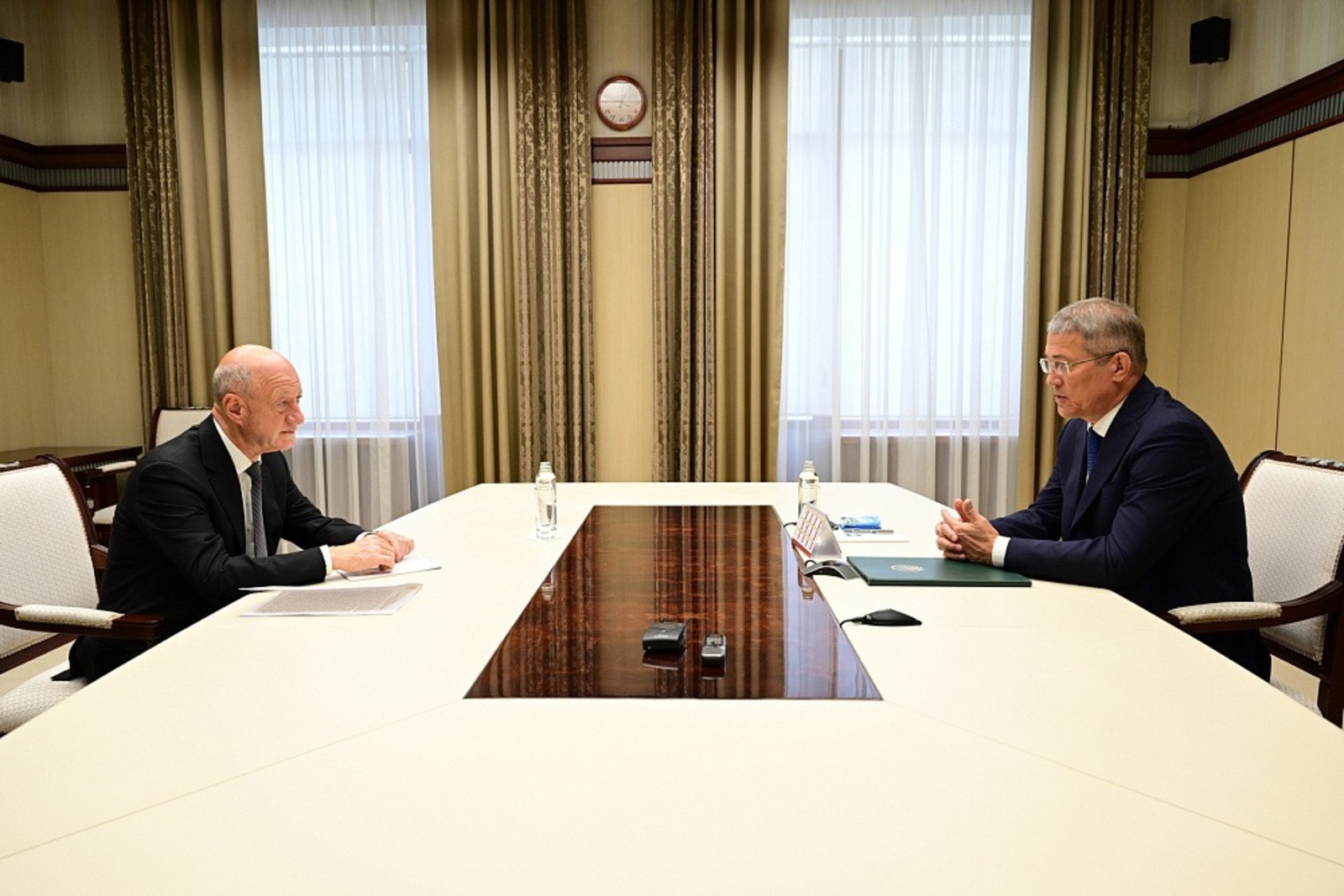 Хабиров встретился с заместителем председателя Государственной Думы Бабаковым