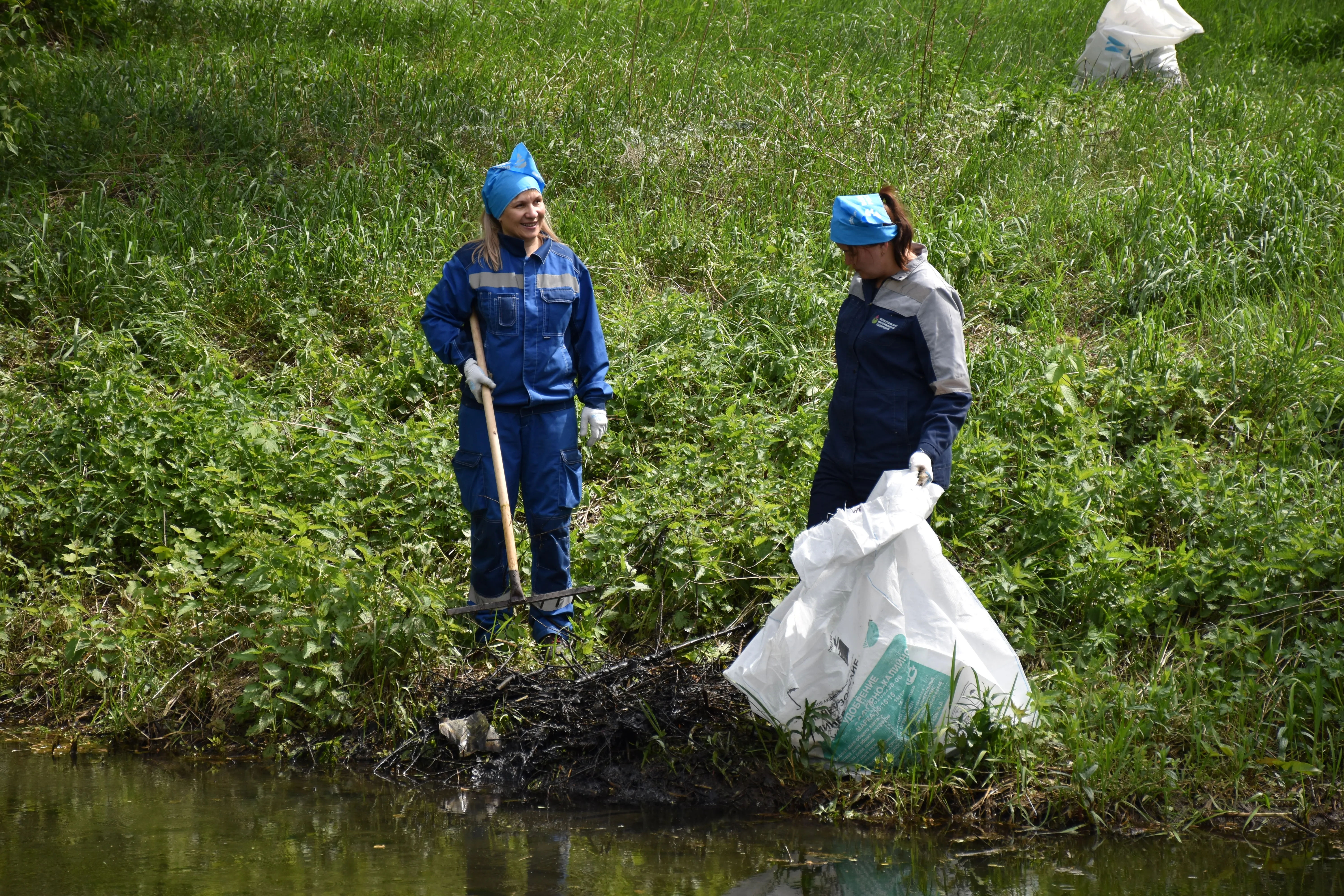 В Мелеузе химики привели в порядок берега реки Каран