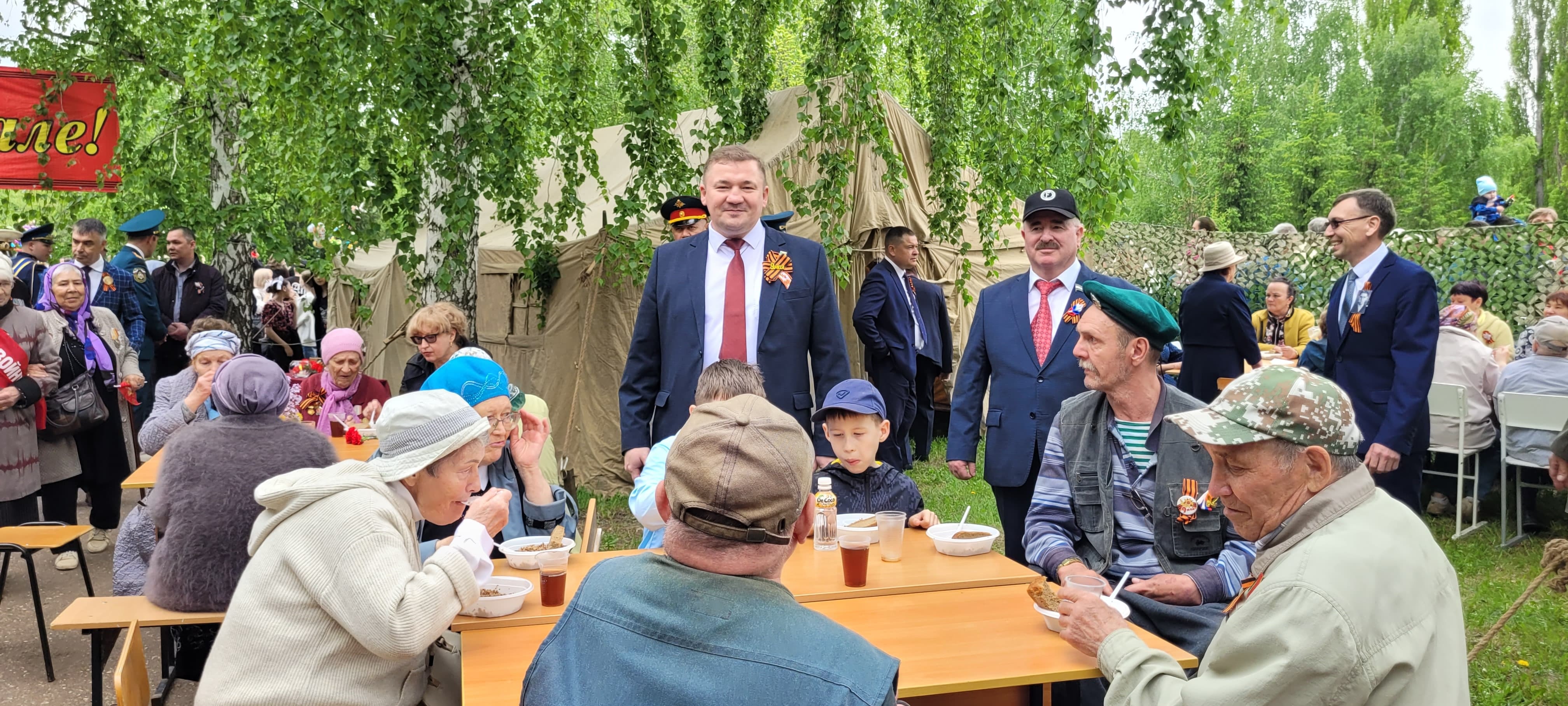 «На привале» с ветеранами: Мелеуз отметил 80-летие Победы теплом воспоминаний