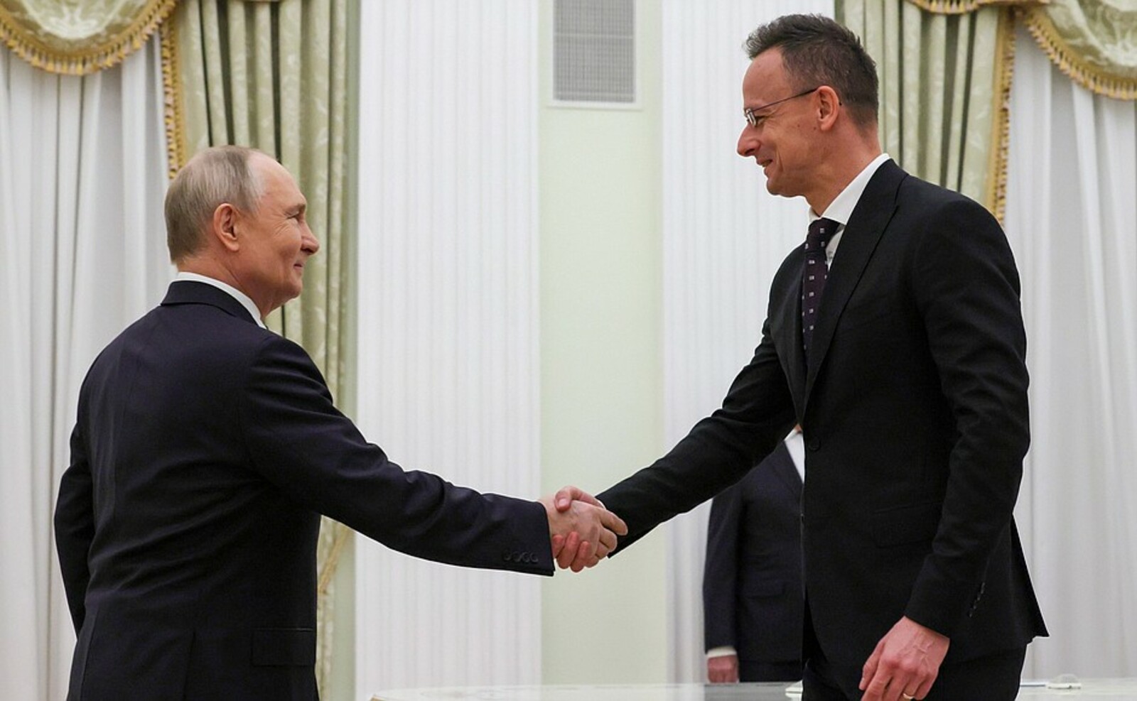 Владимир Путин принял в Кремле главу МИД Венгрии