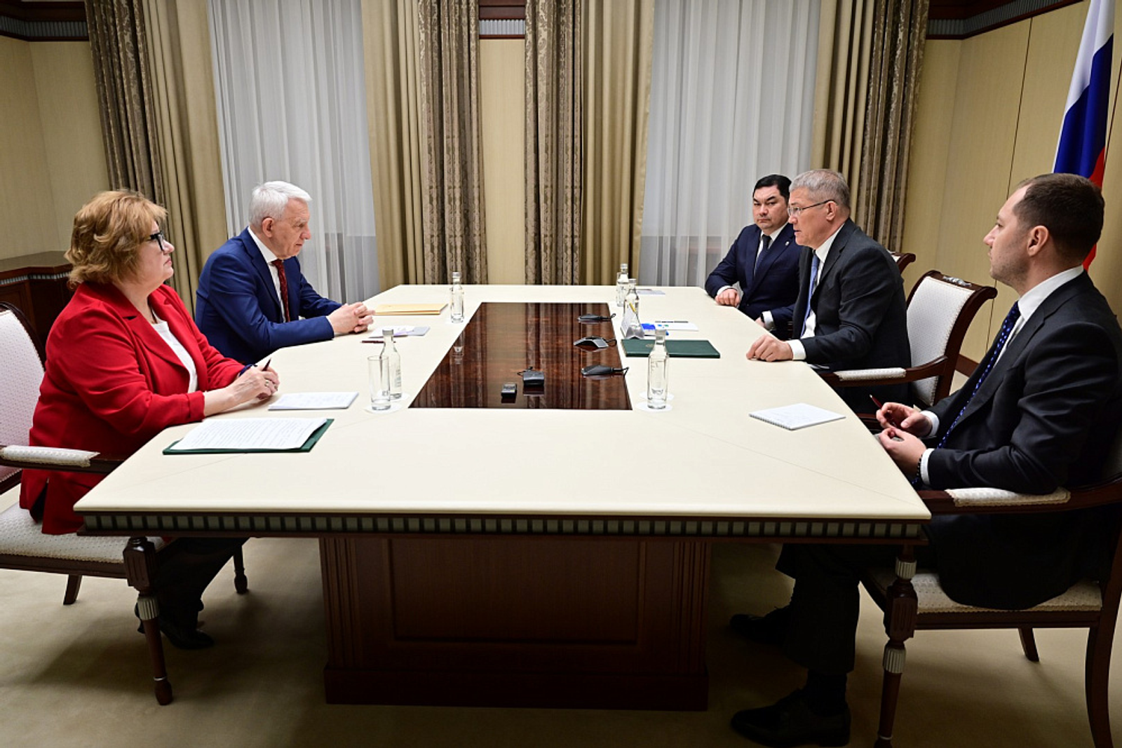 Глава Башкирии встречался с генеральным директором НМИЦ им. Владимира Алмазова