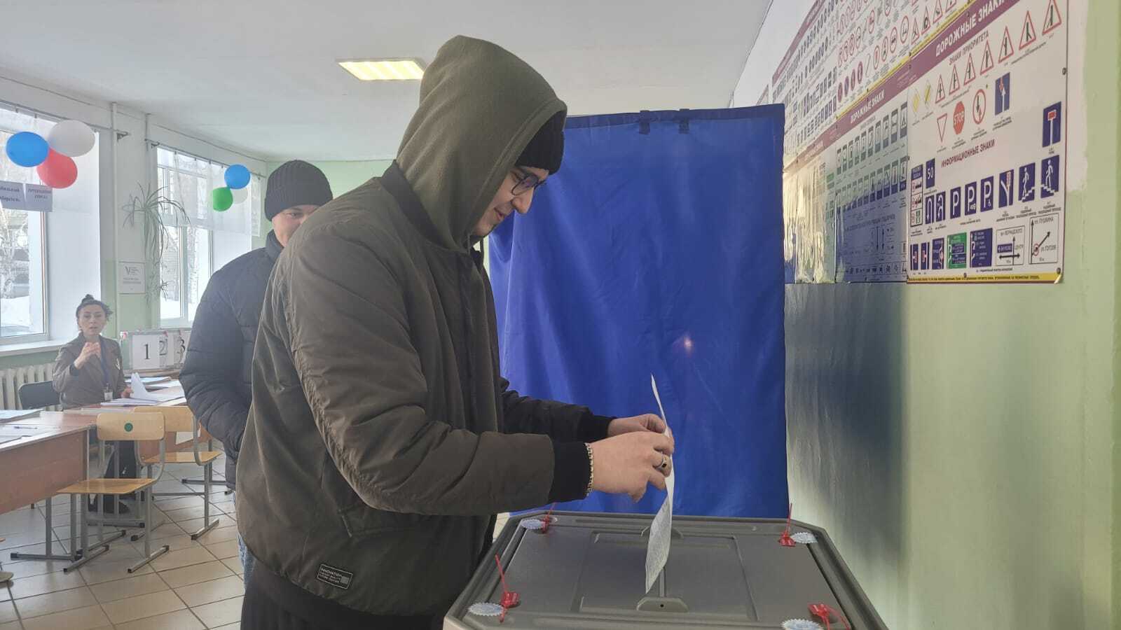 Голос молодёжи: мелеузовские студенты активно голосуют на выборах Президента