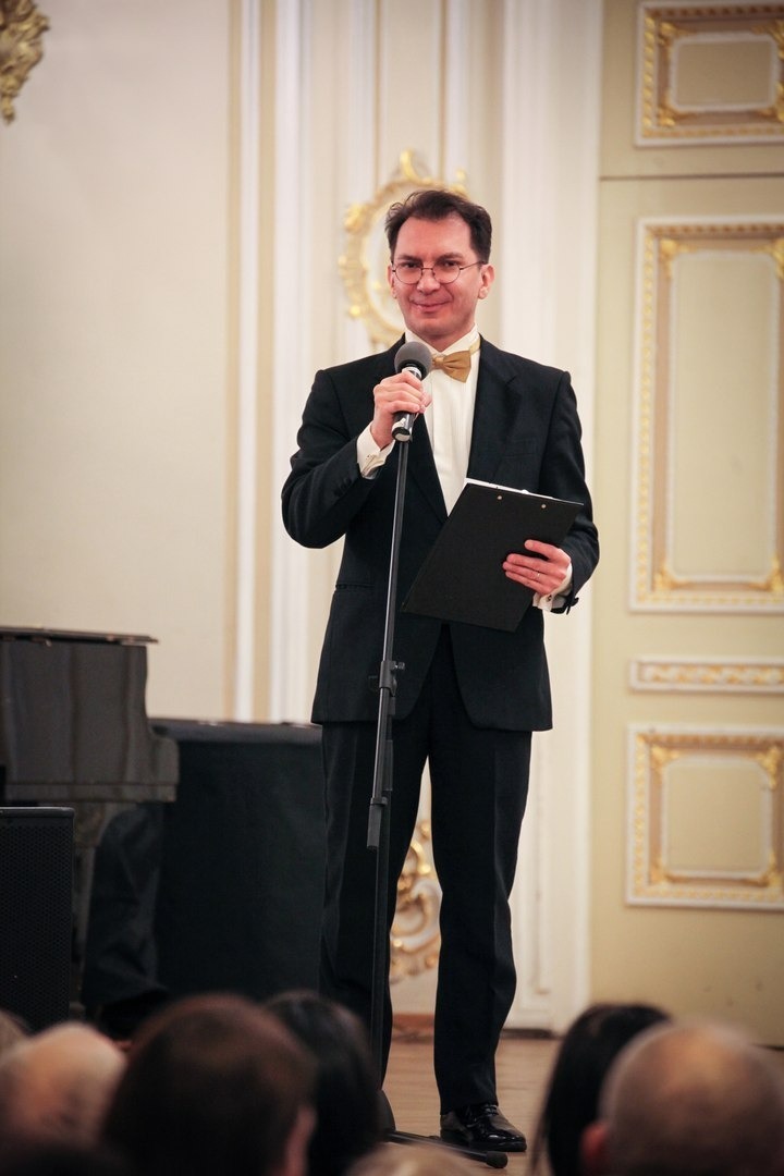 О творческом пути парня из Мелеуза до вершин культурной столицы России