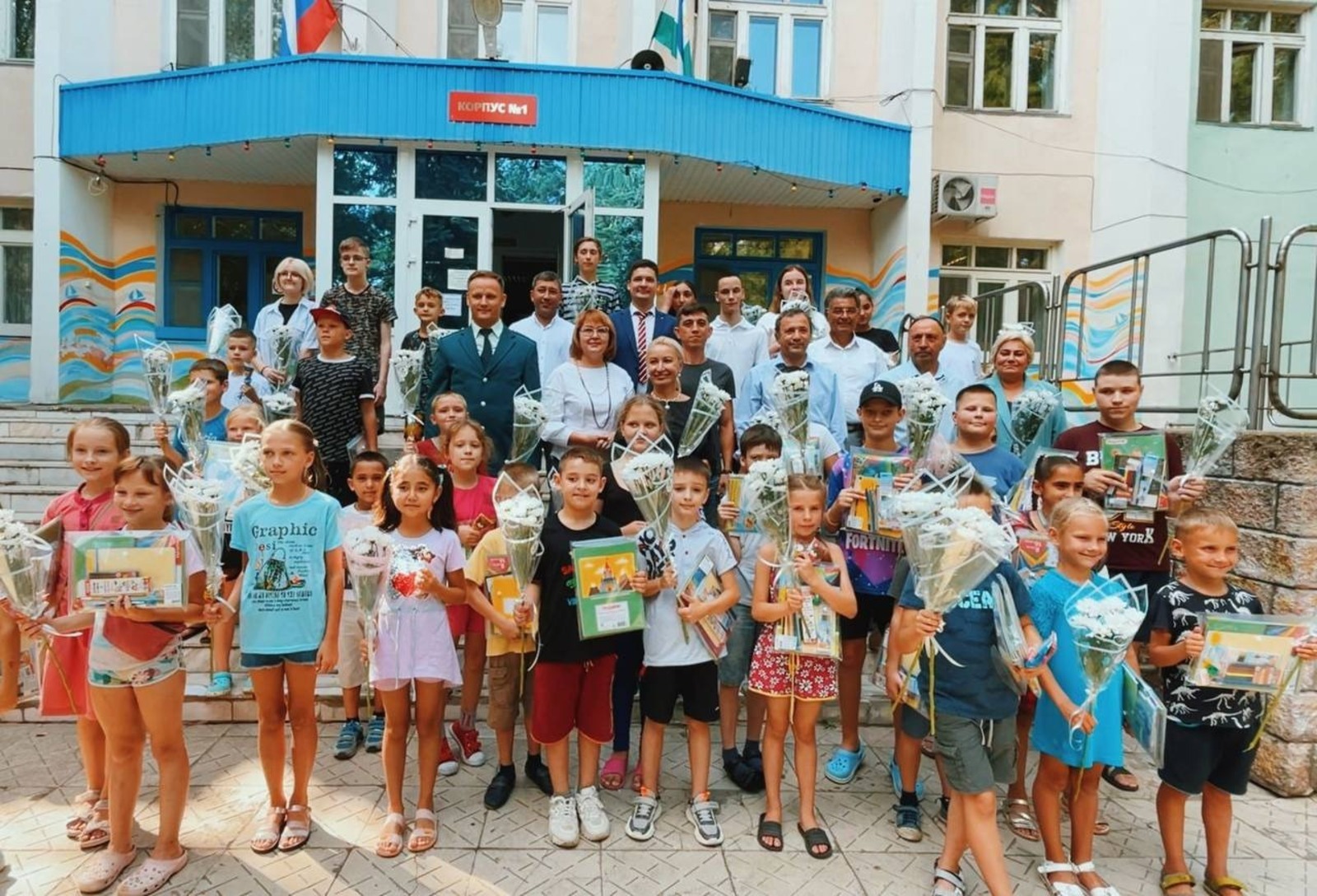 Депутаты Башкирии поздравили детей из Донбасса с 1 сентября