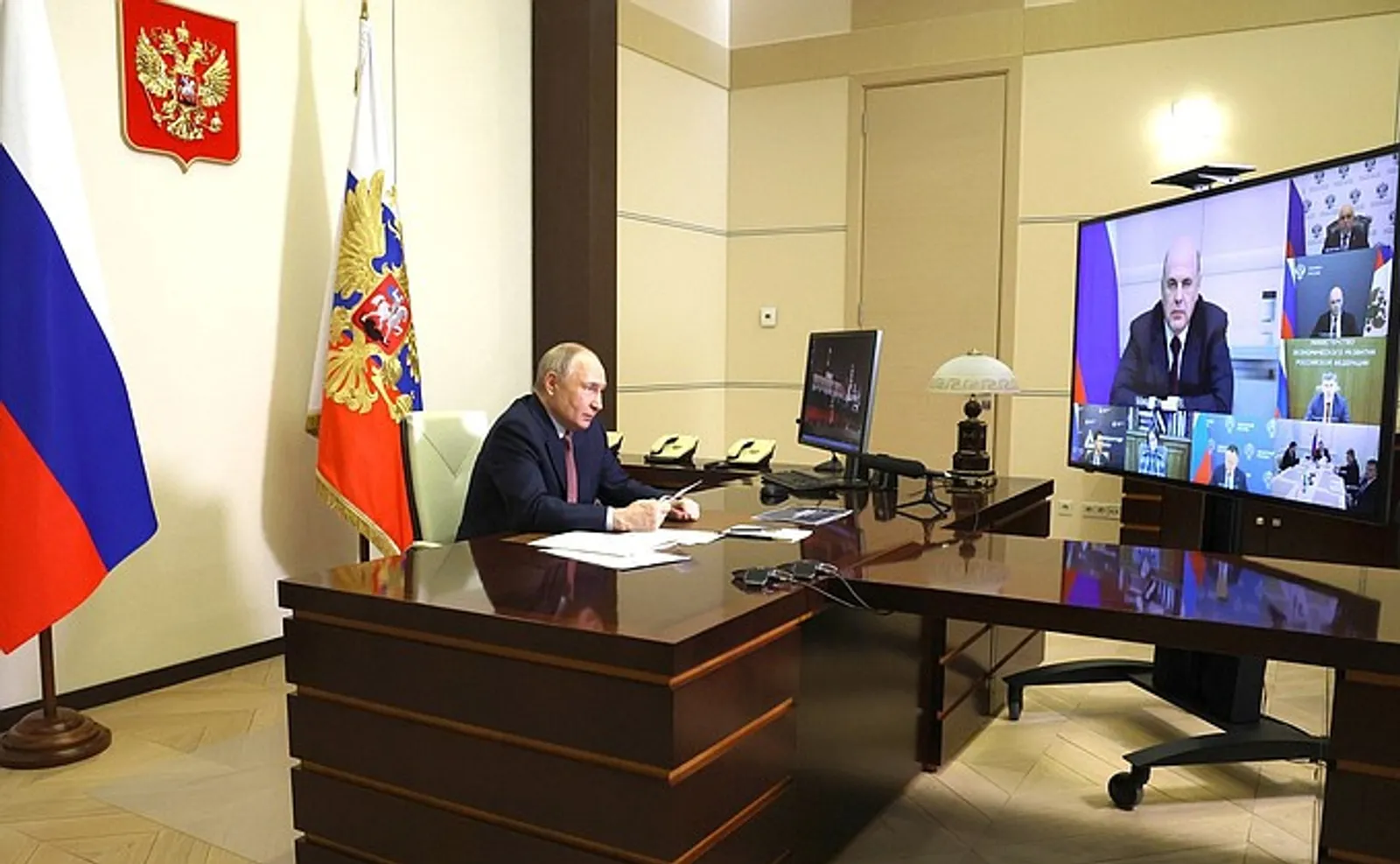 Президент провёл совещание по экономическим вопросам