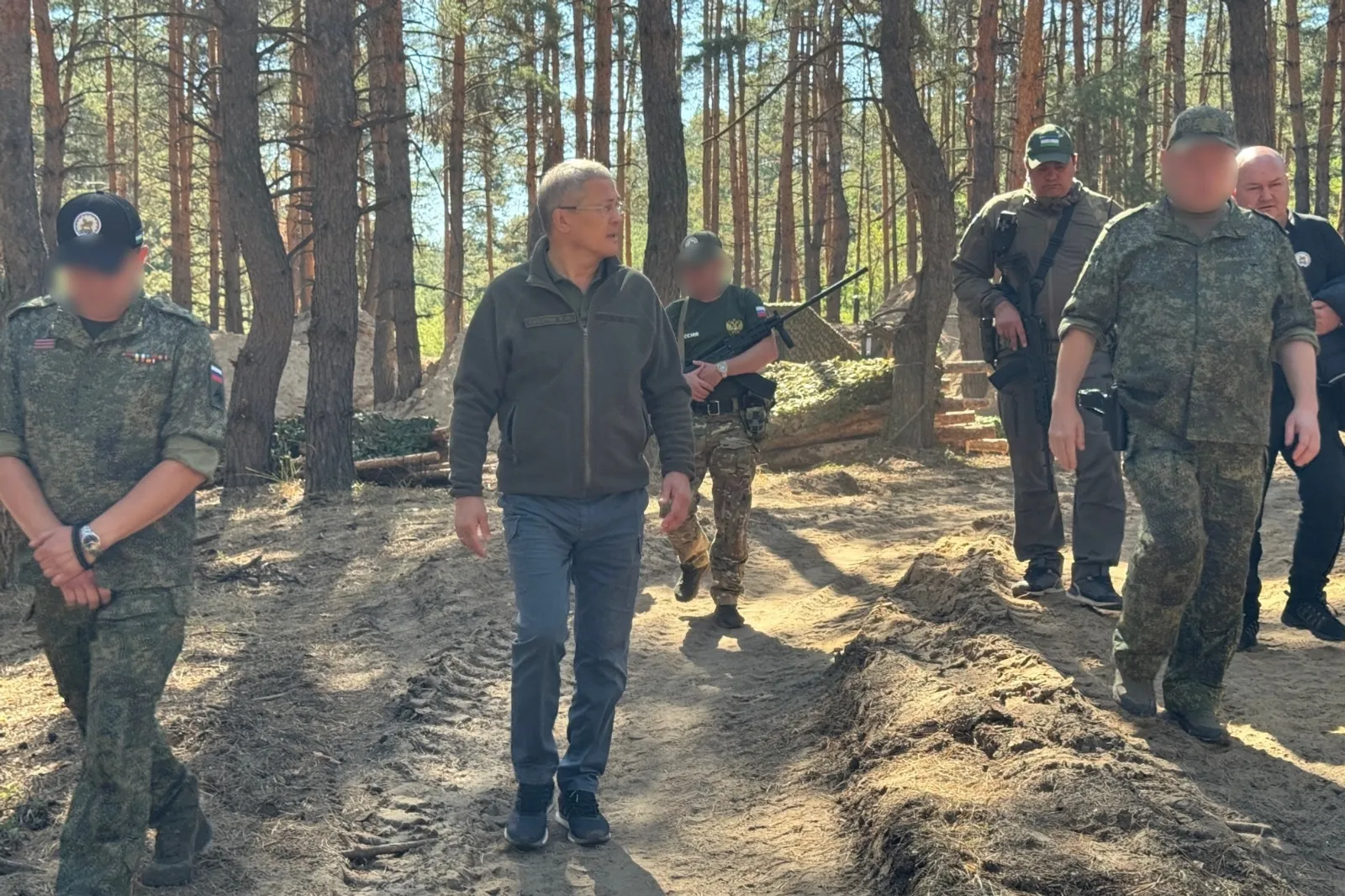 Радий Хабиров обсудил с бойцами полка «Башкортостан» поддержку республики