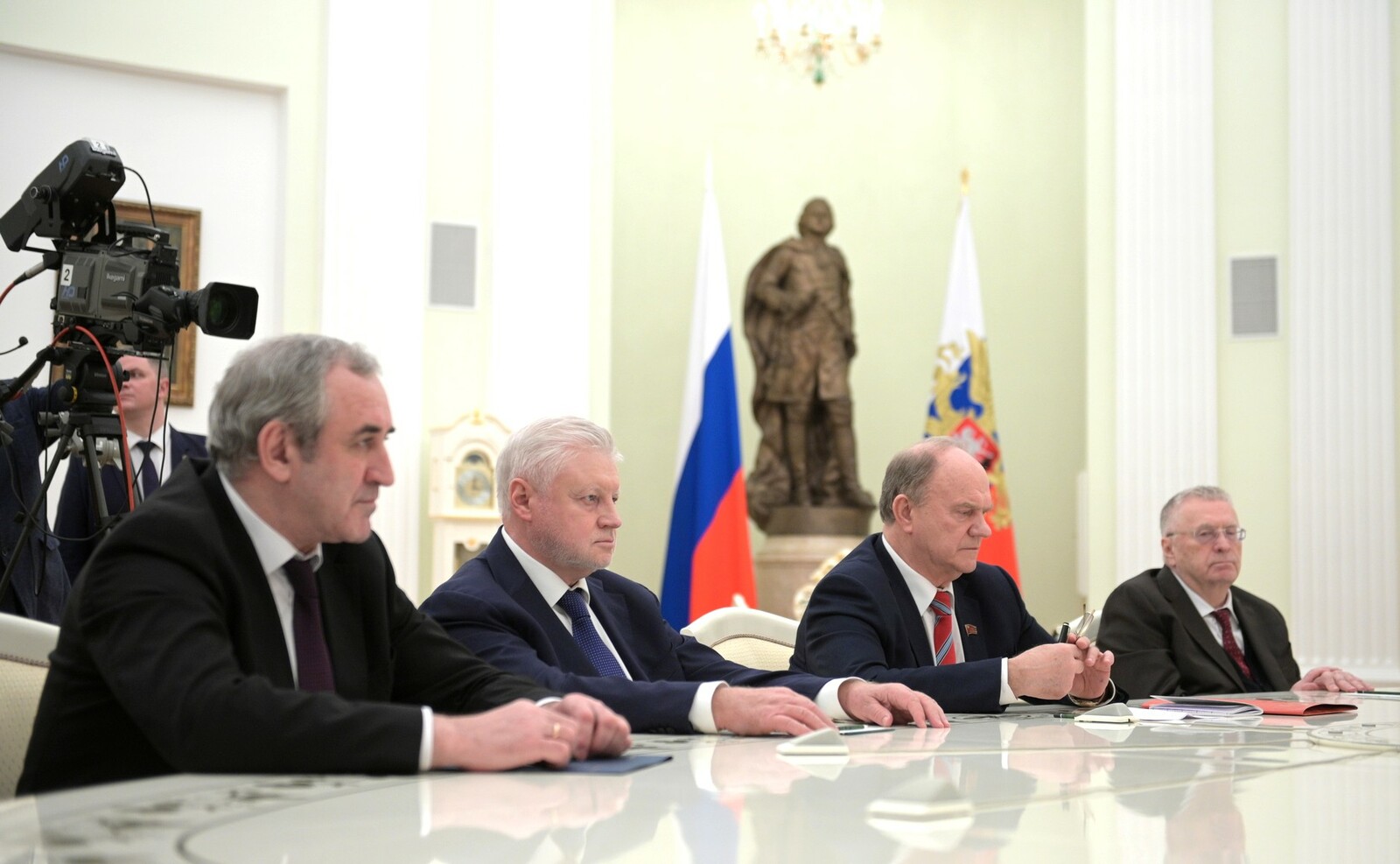 Президент России провёл встречу с руководством политических партий