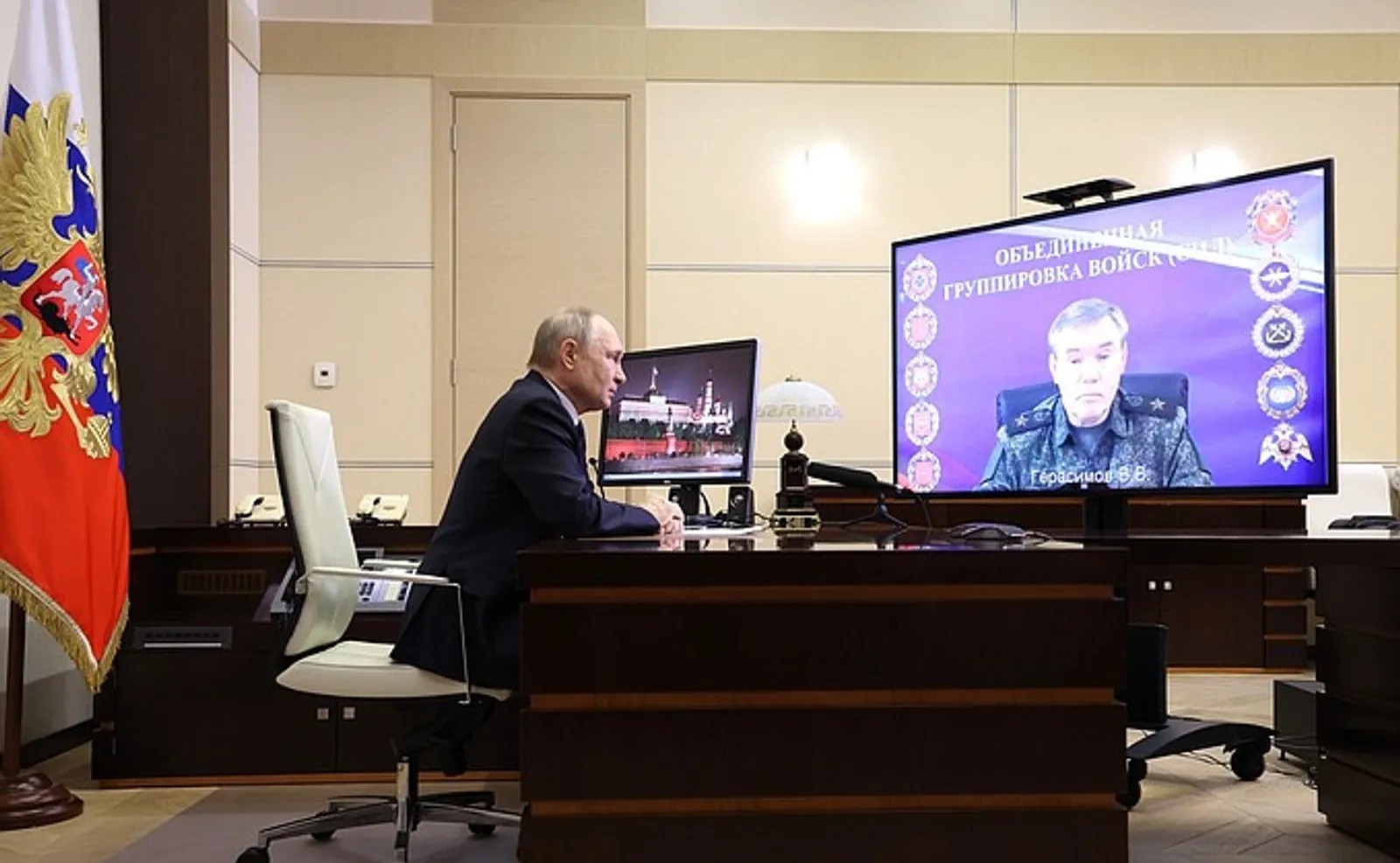 Владимир Путин провел встречу с начальником Генштаба Вооруженных сил России